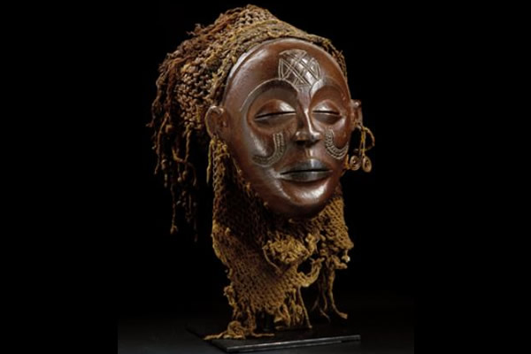 SIC recupera artefactos furtados no museu do Dundo que iam ser levados para Cabo Verde