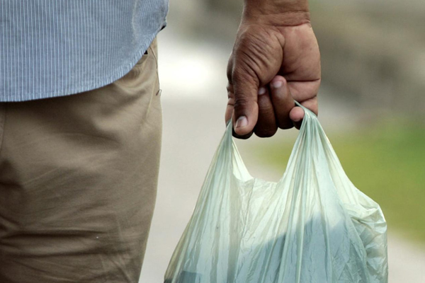 Angola prepara pacote legislativo específico para a redução do uso do plástico – Governo