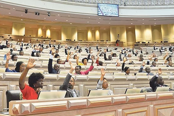 Deputados aprovam aumento de 25% no orçamento da Assembleia Nacional para 2024