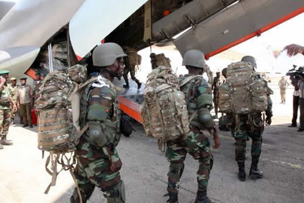 Parlamento angolano aprovou por unanimidade envio de militares para missão de paz na RDC
