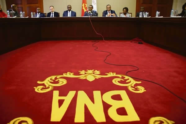 Técnicos dos EUA deslocam-se a Luanda no âmbito do combate ao branqueamento de capitais