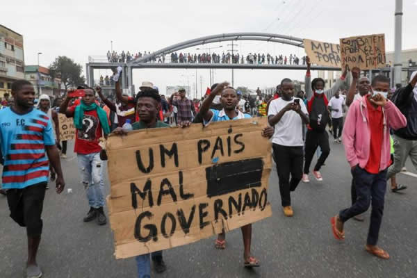 Fim dos subsídios à gasolina faz prever “fortes convulsões sociais” em Angola – analista