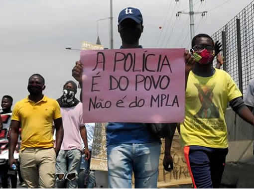 Oposição angolana rejeita acusações de que está a manipular os jovens