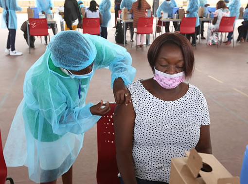 Covid-19: Uíge vacina mais de 400 mil pessoas em oito meses