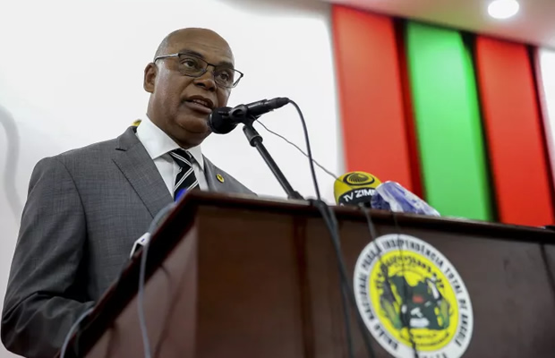 Líder da UNITA diz que oposição angolana está a lidar com um partido “viciado no poder